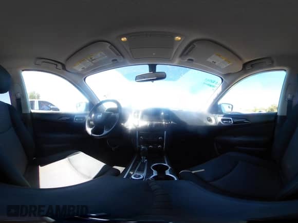 2017 Nissan Pathfinder SL с VIN 5N1DR2MM2HC683907, выставлен на аукционе IAAI как лот 43018420 с пробегом 170 001 миль миль и . История ставок и продаж доступна на DreamBid. Изображение 18.