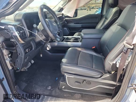 2023 Ford F-250 XL z VIN 1FT8W2BT1PED81116, wystawiony jako Copart lot #72074935 z przebiegiem 54 875 mil mil oraz Czysty tytuł • Clean title. Historia ofert i sprzedaży dostępna na DreamBid. Obrazek 7.