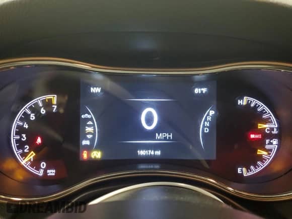 2016 Jeep Grand Cherokee Laredo with VIN 1C4RJFAG7GC420415, listed as a Copart auction lot 82528725 with 160,174 mi miles and Clean title. Bid and sale history available at DreamBid. Image 9.