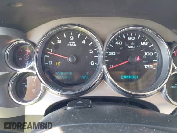 2009 Chevrolet Silverado 1500 LT z VIN 1GCEC29J49Z272449, wystawiony jako IAAI lot #43393721 z przebiegiem 162 795 mil mil oraz . Historia ofert i sprzedaży dostępna na DreamBid. Obrazek 7.