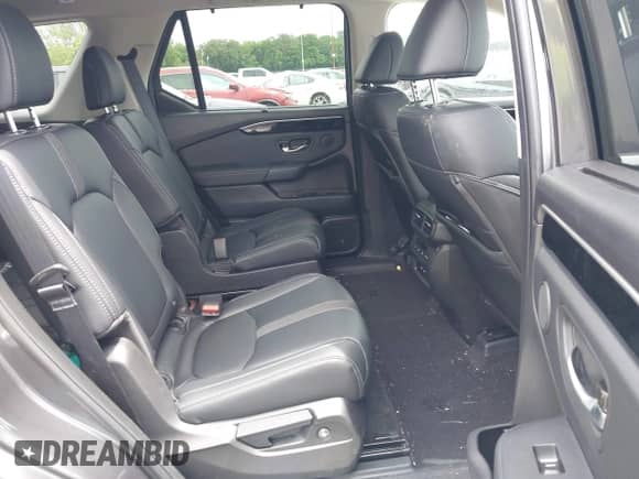 2025 Honda Pilot EX-L с VIN 5FNYG1H43SB105597, выставлен на аукционе IAAI как лот 42353893 с пробегом 3 971 миль миль и . История ставок и продаж доступна на DreamBid. Изображение 8.
