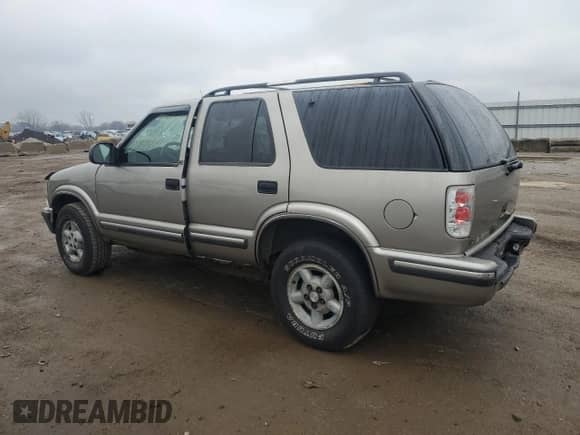 1998 Chevrolet Blazer LT z VIN 1GNDT13W8W2283752, wystawiony jako Copart lot #80677034 z przebiegiem 254 376 mil mil oraz Szkoda całkowita • Salvage title. Historia ofert i sprzedaży dostępna na DreamBid. Obrazek 2.