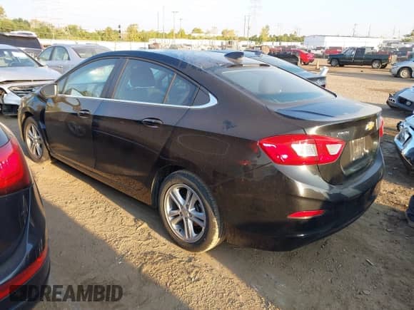 2018 Chevrolet Cruze LT с VIN 1G1BE5SM0J7166981, выставлен на аукционе IAAI как лот 43251927 с пробегом 102 784 миль миль и . История ставок и продаж доступна на DreamBid. Изображение 3.