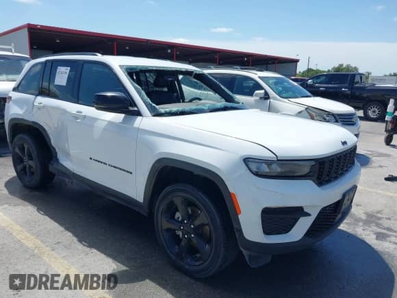 2022 Jeep Grand Cherokee Laredo z VIN 1C4RJHAG1N8627233, wystawiony jako IAAI lot #42343190 z przebiegiem 38 107 mil mil oraz . Historia ofert i sprzedaży dostępna na DreamBid. Obrazek 1.