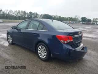 2011 Chevrolet Cruze LS z VIN 1G1PC5SH5B7251556, wystawiony jako IAAI lot #43303432 z przebiegiem 190 859 mil mil oraz . Historia ofert i sprzedaży dostępna na DreamBid. Obrazek 3.