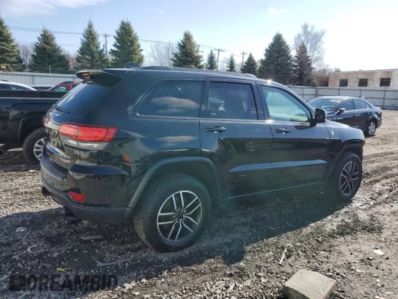2017 Jeep Grand Cherokee Trailhawk z VIN 1C4RJFLT5HC678203, wystawiony jako Copart lot #49504465 z przebiegiem 136 353 mil mil oraz Nie do naprawy • Non repairable. Historia ofert i sprzedaży dostępna na DreamBid. Obrazek 3.