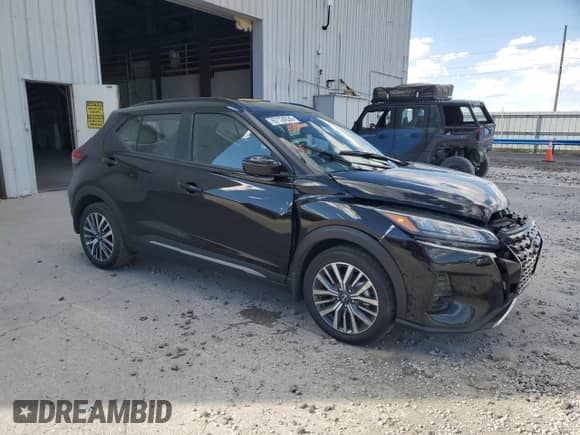 2023 Nissan Kicks SR with VIN 3N1CP5DV0PL513261, listed as a Copart auction lot 67124535 with 9,769 mi miles and Salvage title. Bid and sale history available at DreamBid. Image 4.