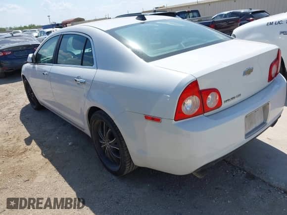 2012 Chevrolet Malibu LTZ z VIN 1G1ZG5E74CF135059, wystawiony jako IAAI lot #42883533 z przebiegiem 198 051 mil mil oraz . Historia ofert i sprzedaży dostępna na DreamBid. Obrazek 3.