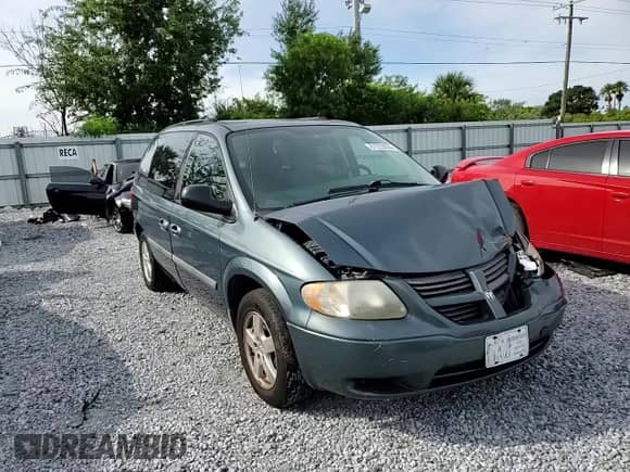 2006 Dodge Caravan SXT with VIN 1D4GP45R46B501174, listed as a Copart auction lot 81353835 with 199,667 mi miles and Salvage title. Bid and sale history available at DreamBid. Image 14.