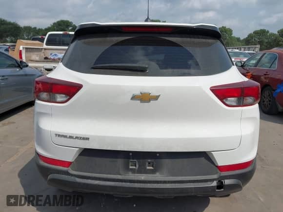 2024 Chevrolet TrailBlazer LS with VIN KL79MMS27RB216542, listed as a IAAI auction lot 42150379 with 26,844 mi miles and . Bid and sale history available at DreamBid. Image 16.