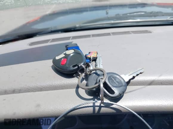 2002 Chevrolet Tahoe Z71 z VIN 1GNEK13T22R314086, wystawiony jako IAAI lot #42559524 z przebiegiem 256 113 mil mil oraz . Historia ofert i sprzedaży dostępna na DreamBid. Obrazek 11.