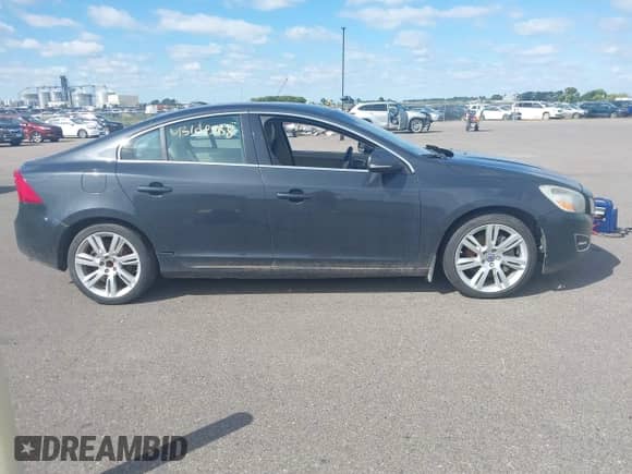 2012 Volvo S60 T6 с VIN YV1902FH8C2103783, выставлен на аукционе IAAI как лот 43109988 с пробегом 177 042 миль миль и . История ставок и продаж доступна на DreamBid. Изображение 13.