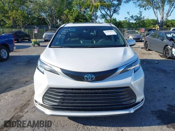 2024 Toyota Sienna Limited z VIN 5TDZRKEC6RS209376, wystawiony jako IAAI lot #41901916 z przebiegiem 20 452 mil mil oraz . Historia ofert i sprzedaży dostępna na DreamBid. Obrazek 12.