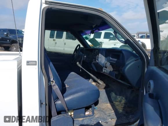 1997 Chevrolet Silverado 2500 with VIN 1GCGC24R1VZ174933, listed as a IAAI auction lot 42198722 with 231,645 mi miles and . Bid and sale history available at DreamBid. Image 5.