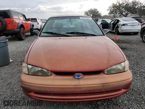 2001 Chevrolet Prizm с VIN 1Y1SK52881Z418012, выставлен на аукционе Copart как лот 84402984 с пробегом Не указан миль и Списание • Salvage title. История ставок и продаж доступна на DreamBid. Изображение 5.