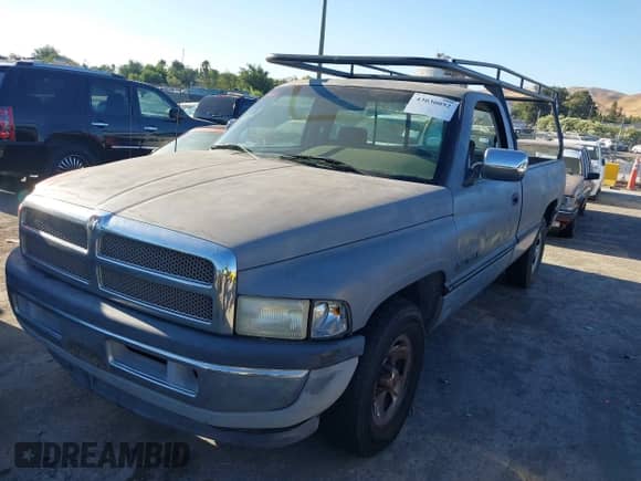 1996 Dodge 1500 с VIN 1B7HC16Y9TS571136, выставлен на аукционе IAAI как лот 43030052 с пробегом 251 896 миль миль и . История ставок и продаж доступна на DreamBid. Изображение 2.