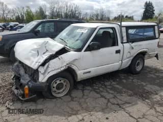 2001 Chevrolet S-10 с VIN 1GCCS14511K185779, выставлен на аукционе Copart как лот 52922175 с пробегом Не указан миль и Списание • Salvage title. История ставок и продаж доступна на DreamBid. Изображение 1.