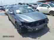 2017 Volvo S60 Dynamic с VIN YV126MFL1H2436740, выставлен на аукционе IAAI как лот 42602343 с пробегом 136 760 миль миль и . История ставок и продаж доступна на DreamBid. Изображение 1.