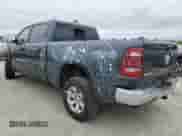 2020 Ram 1500 Laramie z VIN 1C6SRFRT4LN352298, wystawiony jako Copart lot #53393235 z przebiegiem 59 893 mil mil oraz Szkoda całkowita • Salvage title. Historia ofert i sprzedaży dostępna na DreamBid. Obrazek 2.