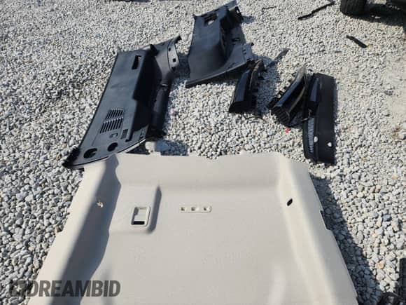 2016 Cadillac Escalade ESV Premium Collection z VIN 1GYS4JKJ7GR351724, wystawiony jako Copart lot #71970125 z przebiegiem 96 924 mil mil oraz Szkoda całkowita • Salvage title. Historia ofert i sprzedaży dostępna na DreamBid. Obrazek 13.