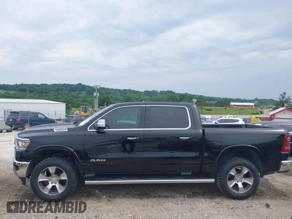 2020 Ram 1500 Laramie с VIN 1C6SRFJT4LN150587, выставлен на аукционе IAAI как лот 42459574 с пробегом 54 130 миль миль и . История ставок и продаж доступна на DreamBid. Изображение 14.