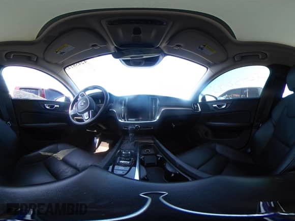 2021 Volvo S60 Momentum z VIN 7JR102FK4MG095573, wystawiony jako IAAI lot #42458143 z przebiegiem 46 204 mil mil oraz . Historia ofert i sprzedaży dostępna na DreamBid. Obrazek 19.