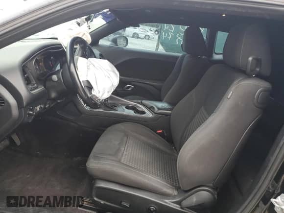 2018 Dodge Challenger SXT with VIN 2C3CDZAG8JH118851, listed as a Copart auction lot 66020085 with 100,367 mi miles and Salvage title. Bid and sale history available at DreamBid. Image 7.