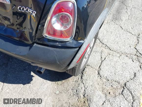 2013 MINI Hardtop with VIN WMWSU3C52DT687117, listed as a IAAI auction lot 43461707 with 121,413 mi miles and . Bid and sale history available at DreamBid. Image 12.