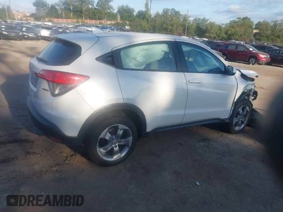 2022 Honda HR-V LX with VIN 3CZRU6H33NM717424, listed as a IAAI auction lot 43359894 with 40,923 mi miles and . Bid and sale history available at DreamBid. Image 4.