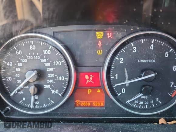 2008 BMW 3 Series 328i с VIN WBAVA37548NL46716, выставлен на аукционе Copart как лот 90729235 с пробегом 212 639 миль миль и Чистый • Clean title. История ставок и продаж доступна на DreamBid. Изображение 9.