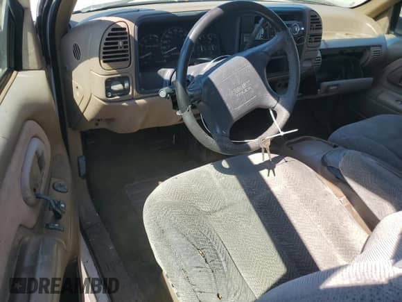 1995 GMC Sierra 1500 с VIN 2GTEC19K0S1502165, выставлен на аукционе Copart как лот 80825185 с пробегом 299 956 миль миль и Списание • Salvage title. История ставок и продаж доступна на DreamBid. Изображение 8.