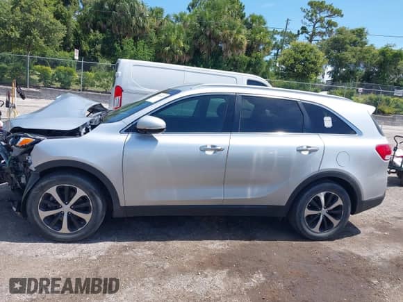 2016 Kia Sorento EX с VIN 5XYPH4A52GG099627, выставлен на аукционе IAAI как лот 42616837 с пробегом 121 492 миль миль и . История ставок и продаж доступна на DreamBid. Изображение 14.