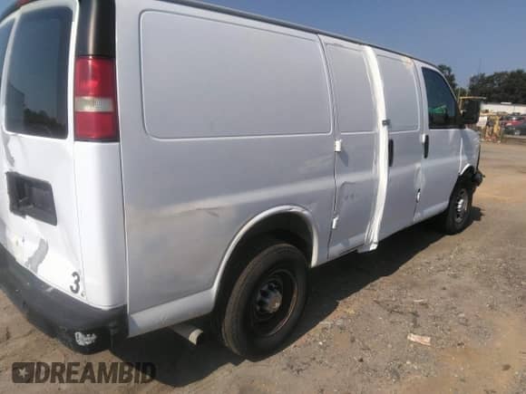 2008 Chevrolet Express Cargo with VIN 1GCGG25C081108150, listed as a IAAI auction lot 43167301 with 69,712 mi miles and . Bid and sale history available at DreamBid. Image 4.
