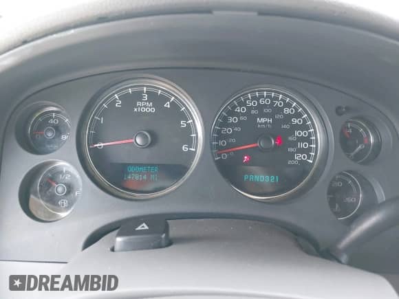 2008 Chevrolet Suburban LTZ с VIN 1GNFC16028R140953, выставлен на аукционе IAAI как лот 42806282 с пробегом 147 814 миль миль и . История ставок и продаж доступна на DreamBid. Изображение 7.