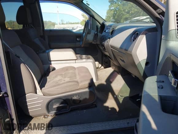 2005 Ford F-150 XLT with VIN 1FTPX14535NA07699, listed as a IAAI auction lot 43390118 with 241,541 mi miles and . Bid and sale history available at DreamBid. Image 5.