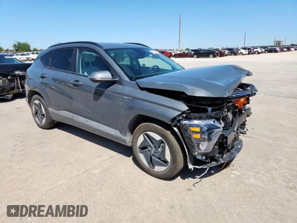2025 Hyundai Kona SEL с VIN KM8HC3A63SU022631, выставлен на аукционе Copart как лот 69957995 с пробегом 17 137 миль миль и Списание • Salvage title. История ставок и продаж доступна на DreamBid. Изображение 4.