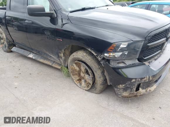 2015 Ram 1500 Express z VIN 1C6RR7KTXFS680314, wystawiony jako IAAI lot #43040717 z przebiegiem 153 999 mil mil oraz . Historia ofert i sprzedaży dostępna na DreamBid. Obrazek 6.