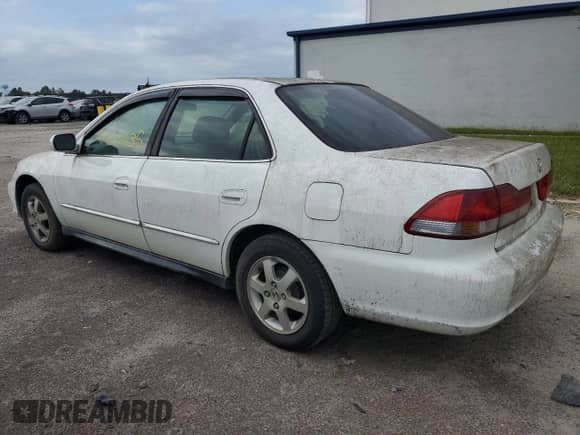 2001 Honda Accord LX with VIN JHMCG66591C001483, listed as a Copart auction lot 81640635 with 228,537 mi miles and Salvage title. Bid and sale history available at DreamBid. Image 2.
