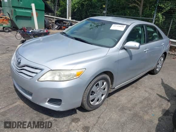 2011 Toyota Camry LE z VIN 4T1BF3EK5BU635161, wystawiony jako IAAI lot #42724449 z przebiegiem 192 591 mil mil oraz . Historia ofert i sprzedaży dostępna na DreamBid. Obrazek 2.