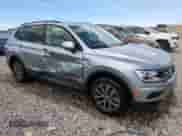 2021 Volkswagen Tiguan S z VIN 3VV0B7AX3MM035862, wystawiony jako Copart lot #65567395 z przebiegiem 65 041 mil mil oraz Szkoda całkowita • Salvage title. Historia ofert i sprzedaży dostępna na DreamBid. Obrazek 4.