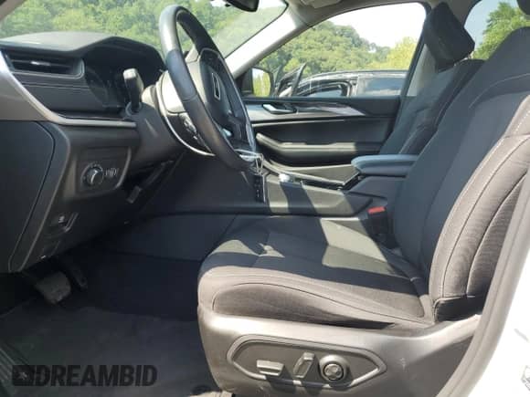 2022 Jeep Grand Cherokee Laredo z VIN 1C4RJHAG7N8614129, wystawiony jako Copart lot #66929365 z przebiegiem 19 201 mil mil oraz Szkoda całkowita • Salvage title. Historia ofert i sprzedaży dostępna na DreamBid. Obrazek 7.