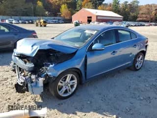 2015 Volvo S60 T5 Premier Plus с VIN YV1612TC8F1317398, выставлен на аукционе Copart как лот 77153044 с пробегом 61 572 миль миль и Списание • Salvage title. История ставок и продаж доступна на DreamBid. Изображение 1.
