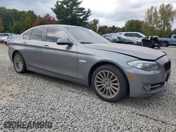 2012 BMW 5 Series 535i xDrive с VIN WBAFU7C58CDU57762, выставлен на аукционе Copart как лот 81649445 с пробегом 197 628 миль миль и Чистый • Clean title. История ставок и продаж доступна на DreamBid. Изображение 4.