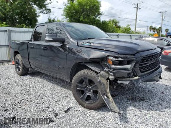 2022 Ram 1500 Big Horn z VIN 1C6RRFBG4NN238767, wystawiony jako Copart lot #71562605 z przebiegiem 84 332 mil mil oraz Szkoda całkowita • Salvage title. Historia ofert i sprzedaży dostępna na DreamBid. Obrazek 4.