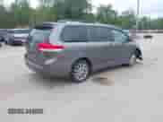 2013 Toyota Sienna LE z VIN 5TDJK3DC6DS053616, wystawiony jako IAAI lot #42555537 z przebiegiem 215 290 mil mil oraz . Historia ofert i sprzedaży dostępna na DreamBid. Obrazek 4.