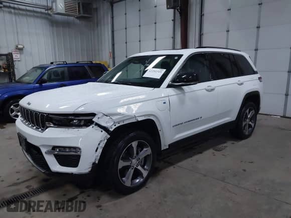 2022 Jeep Grand Cherokee with VIN 1C4RJYB60N8748552, listed as a IAAI auction lot 42292321 with 40,354 mi miles and . Bid and sale history available at DreamBid. Image 2.