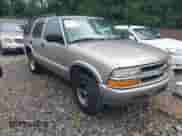 2002 Chevrolet Blazer LS with VIN 1GNCS13W12K140165, listed as a IAAI auction lot 42912485 with 247,677 mi miles and . Bid and sale history available at DreamBid. Image 1.