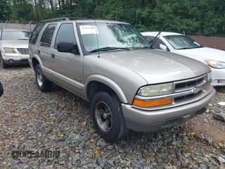 2002 Chevrolet Blazer LS with VIN 1GNCS13W12K140165, listed as a IAAI auction lot 42912485 with 247,677 mi miles and . Bid and sale history available at DreamBid. Image 1.