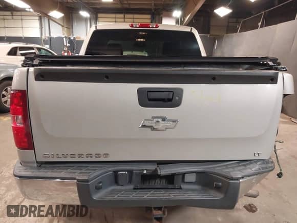 2007 Chevrolet Silverado 1500 1LT с VIN 1GCEK19C17Z553328, выставлен на аукционе IAAI как лот 41981500 с пробегом 145 800 миль миль и . История ставок и продаж доступна на DreamBid. Изображение 17.