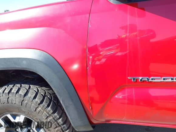 2021 Toyota Tacoma SR z VIN 5TFCZ5AN0MX262902, wystawiony jako IAAI lot #43535009 z przebiegiem 70 926 mil mil oraz . Historia ofert i sprzedaży dostępna na DreamBid. Obrazek 19.